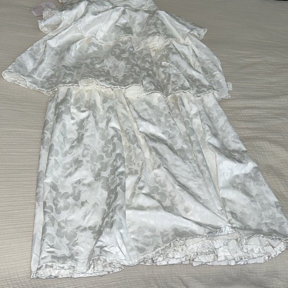 V Chapman Dress - Picture 8 of 17